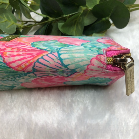 Lilly Pulitzer Wallet Wristlet Shell Pattern Pink - Picture 4 of 8